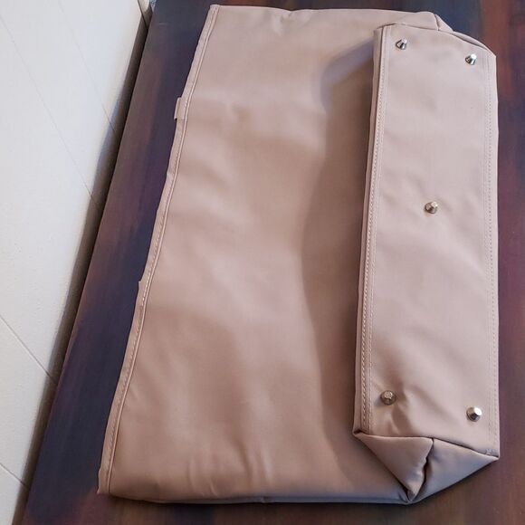 NWT Bella Russo Large Cream Colored Faux Leather Carry Bag / Purse - Picture 4 of 8